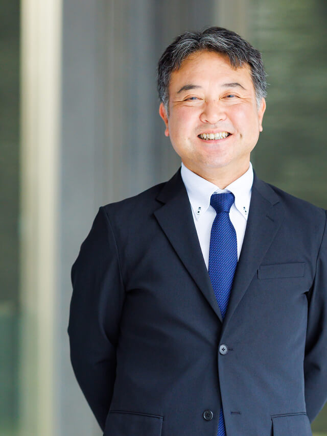 海外部　営業開発課　課長 N. Tomoharu